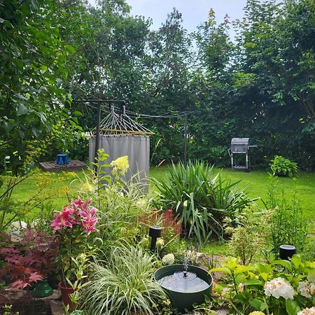 Apartament - 3 Pokojowe Dwupoziomowe Mieszkanie Z Ogrodem Krokowa Kültér fotó