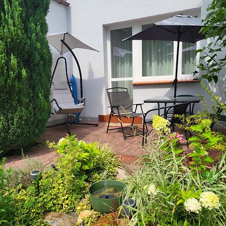 Apartament - 3 Pokojowe Dwupoziomowe Mieszkanie Z Ogrodem Krokowa Kültér fotó