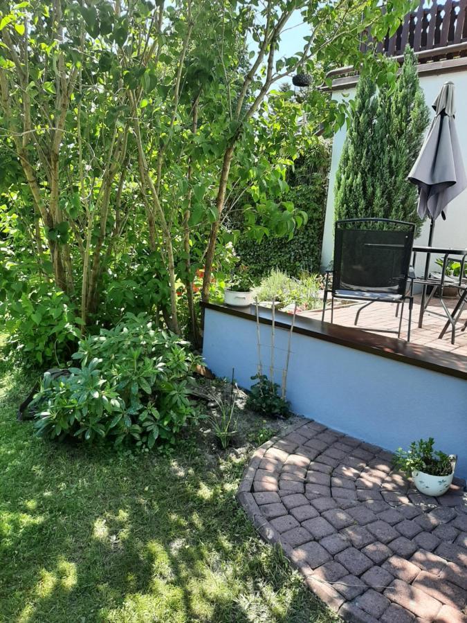 Apartament - 3 Pokojowe Dwupoziomowe Mieszkanie Z Ogrodem Krokowa Kültér fotó