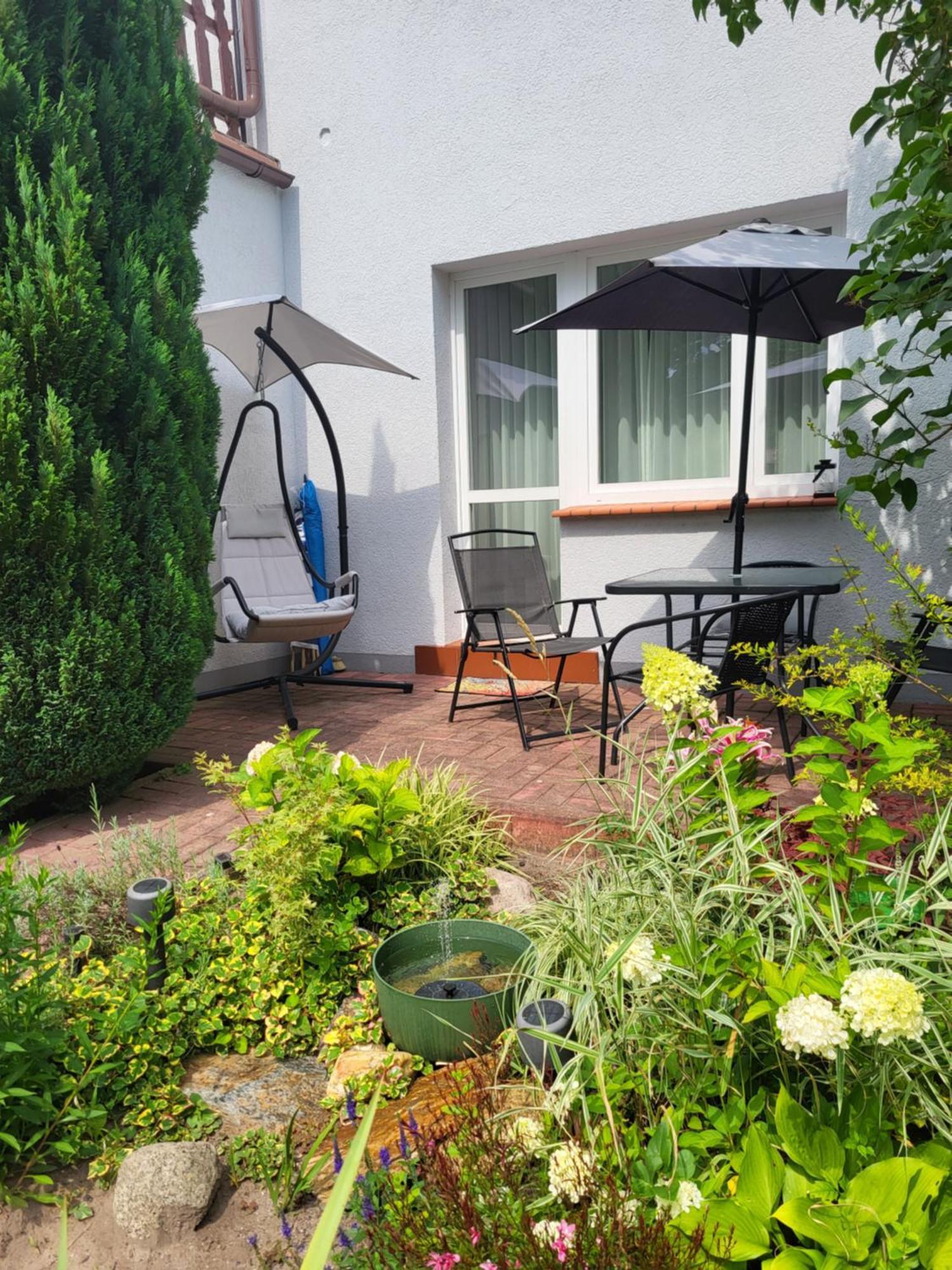 Apartament - 3 Pokojowe Dwupoziomowe Mieszkanie Z Ogrodem Krokowa Kültér fotó