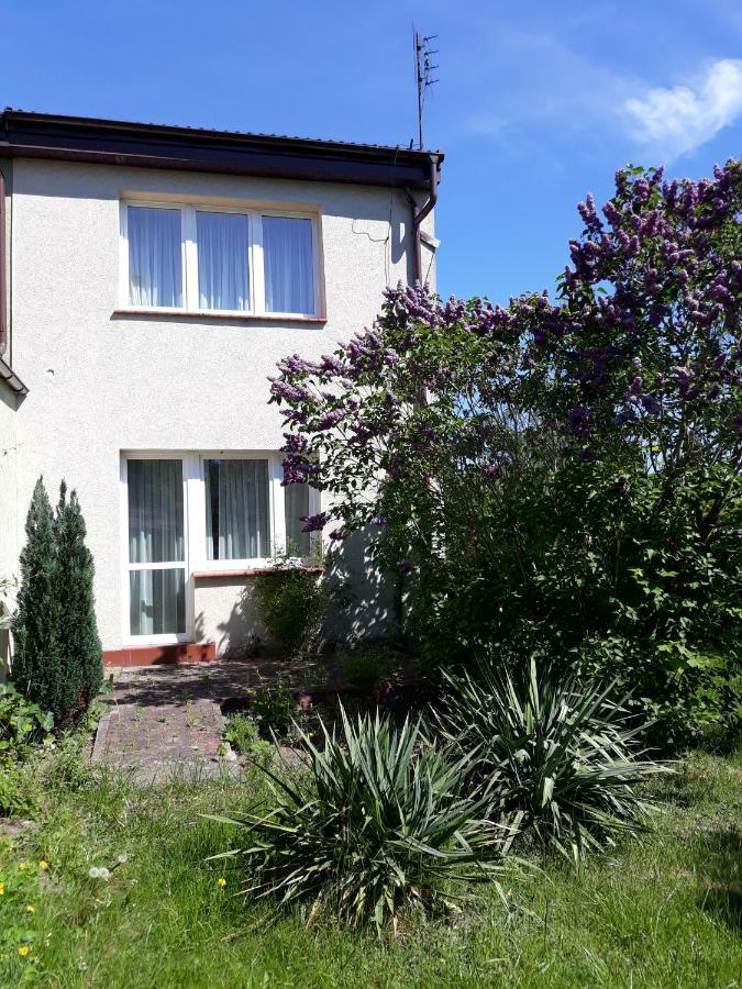 Apartament - 3 Pokojowe Dwupoziomowe Mieszkanie Z Ogrodem Krokowa Kültér fotó